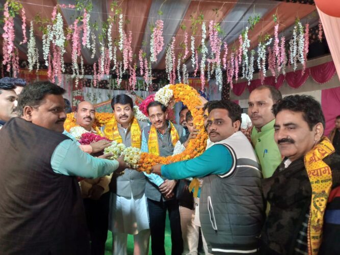 औरैया: अटसू कस्बे में संपन्न हुआ श्याम महोत्सव,चेयरमैन प्रतिनिधि लालजी ने किया उद्घाटन