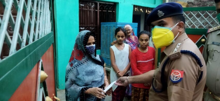 मानवीय पहल: पत्रकार की दुःखद मृत्यु पर औरैया पुलिस ने की आर्थिक सहायता