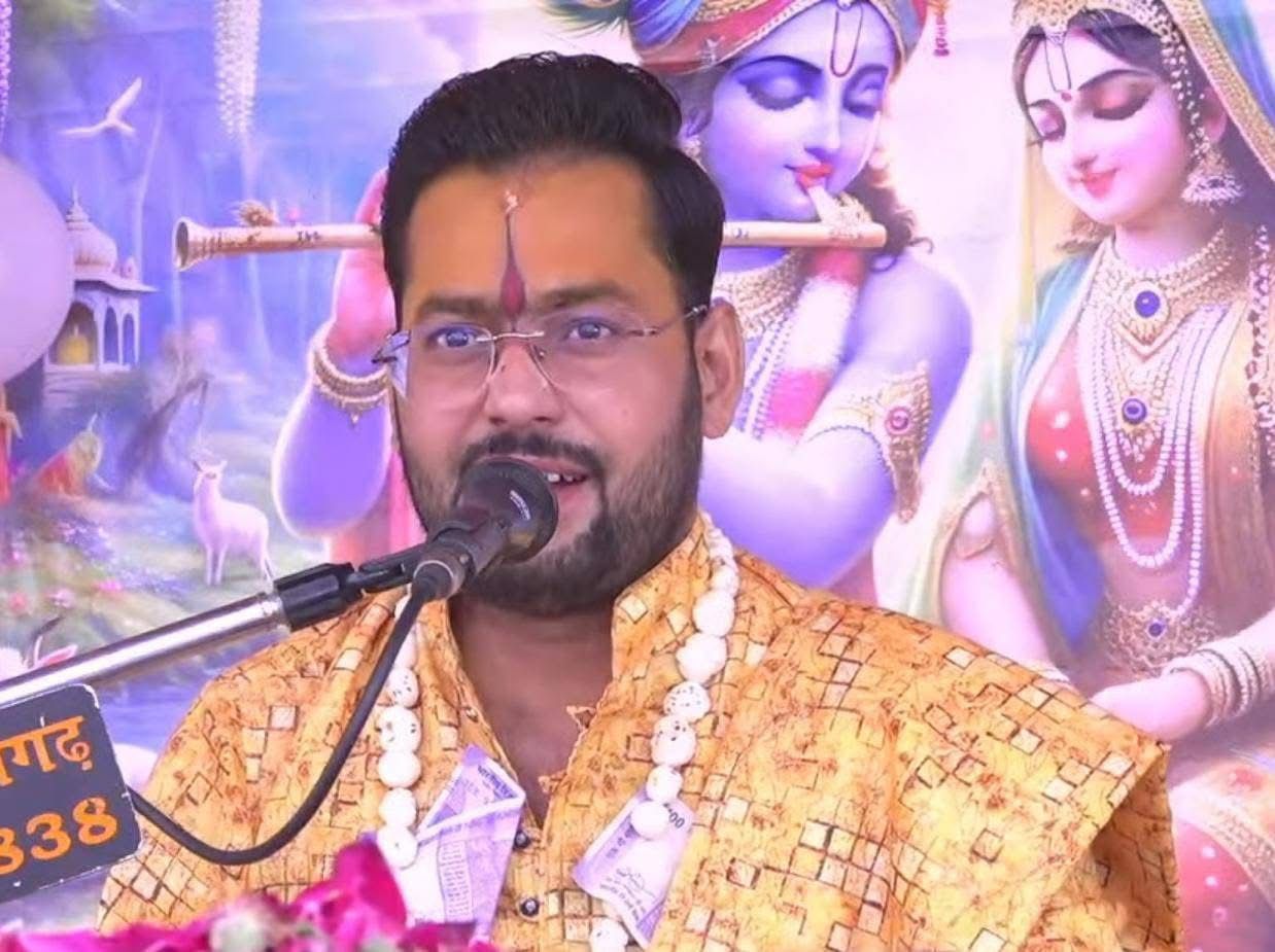 कंचौसी: 'कान्हा की माखन चोरी' और 'गोवर्धन पूजा' से भक्तिमय हुआ जमौली; श्रीमद्भागवत कथा में उमड़ा जनसैलाब आचार्य अरुण अवस्थी महाराज