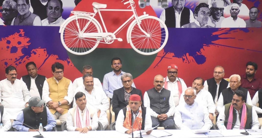 लखनऊ से अखिलेश यादव की हुंकार