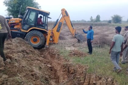 डीएम के निर्देश पर चला प्रशासन का बुलडोजर