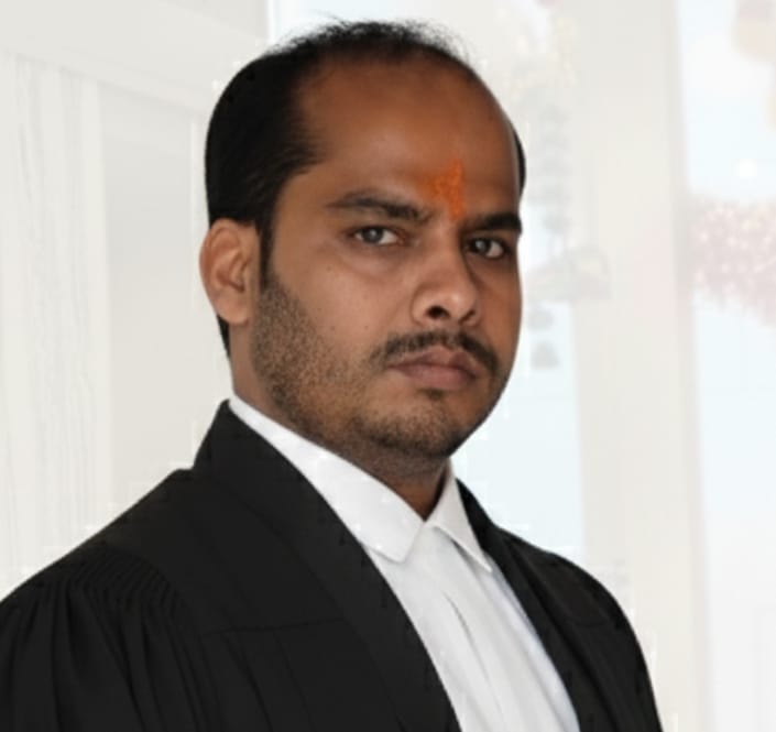 न्याय की जीत: विफल ATM ट्रांजैक्शन पर PNB को भरना पड़ा ₹2,800 का हर्जाना; अधिवक्ता संजीव पाण्डेय की नि:शुल्क मदद से औरैया के सुयश को मिला न्याय