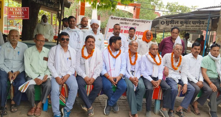 औरैया: अधिवक्ताओं के समर्थन में उतरी सपा, व्यापार मंडल और शिक्षक संघ; 15वें दिन हड़ताल ने लिया बड़े जन-आंदोलन का रूप क्रमिक अनशन पर बैठे अधिवक्ता
