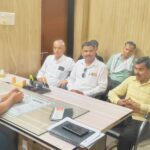 औरैया: एडीएम से सफल वार्ता के बाद राजस्व अधिवक्ताओं की हड़ताल स्थगित, 15 दिन में होगा एसडीएम का ट्रांसफर! राजस्व अधिवक्ताओं की हड़ताल स्थगित