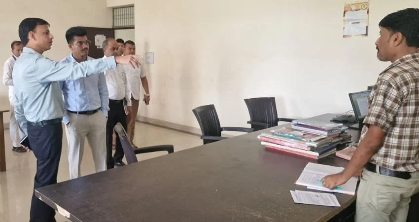 एसडीएम विनोद कुमार मीणा